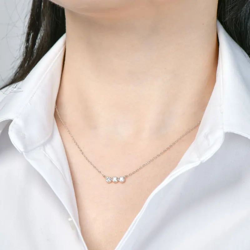 925 Sterling Silver Three-Stone Round Moissanite Necklace Fashionable Link Chain Pendant Necklace Engagement Gift Party Wedding